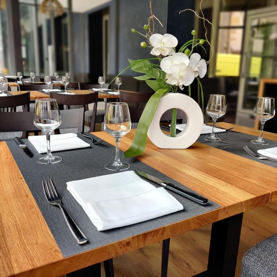 Logis Hotel Restaurant De France Saint-Geniez-dʼOlt المظهر الخارجي الصورة