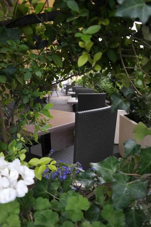 Logis Hotel Restaurant De France Saint-Geniez-dʼOlt المظهر الخارجي الصورة