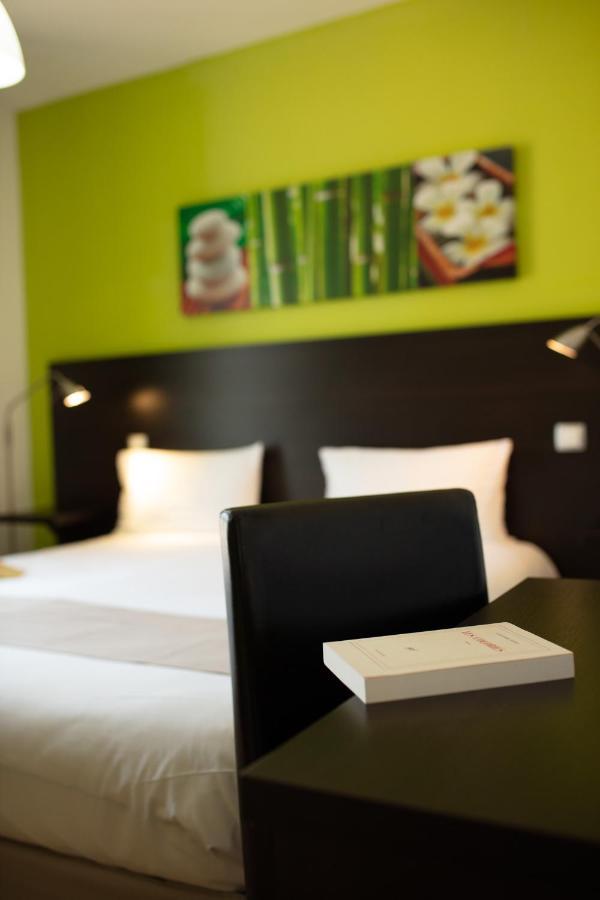 Logis Hotel Restaurant De France Saint-Geniez-dʼOlt المظهر الخارجي الصورة