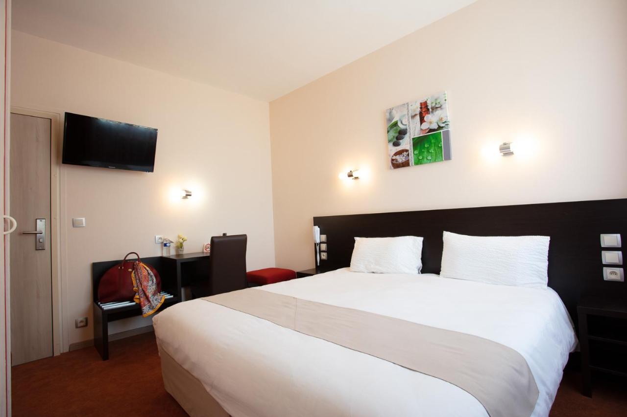 Logis Hotel Restaurant De France Saint-Geniez-dʼOlt المظهر الخارجي الصورة