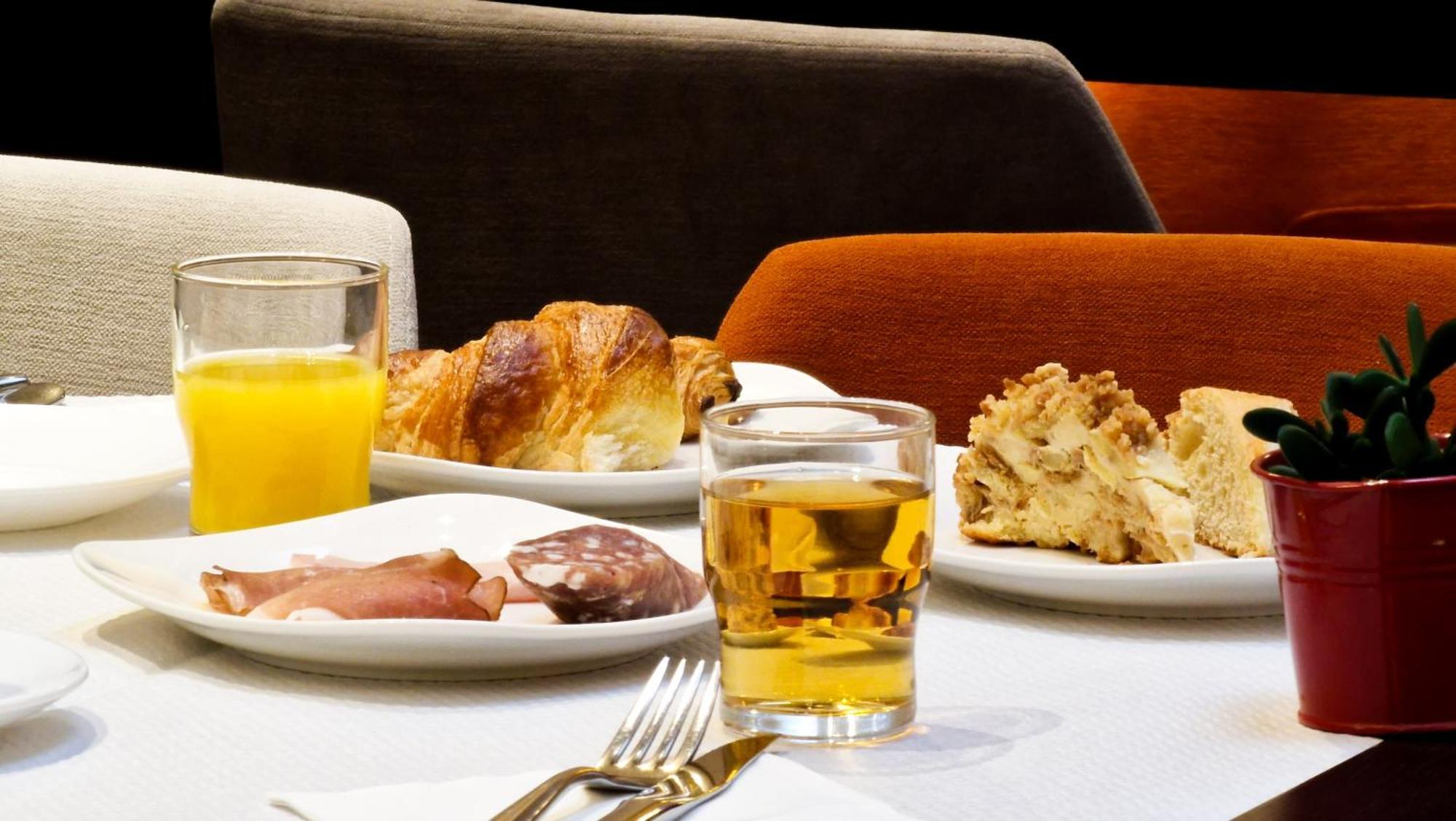 Logis Hotel Restaurant De France Saint-Geniez-dʼOlt المظهر الخارجي الصورة