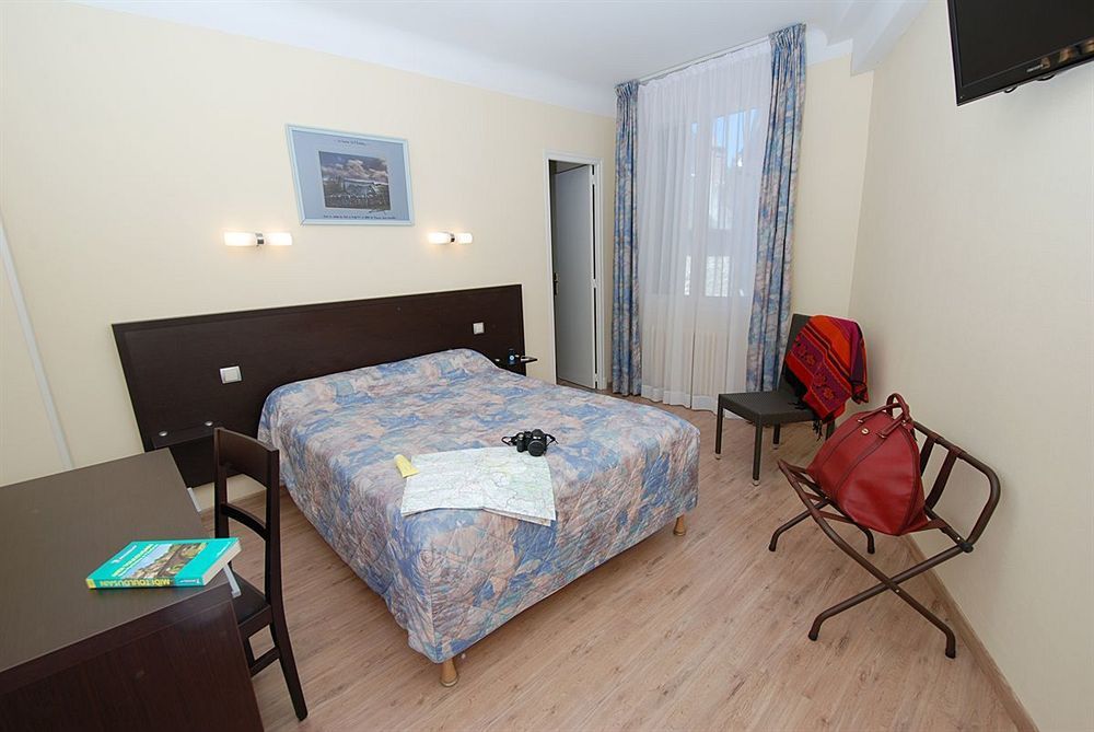 Logis Hotel Restaurant De France Saint-Geniez-dʼOlt المظهر الخارجي الصورة