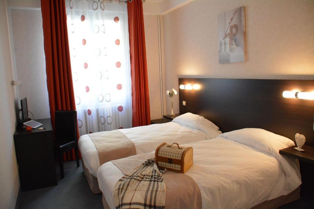 Logis Hotel Restaurant De France Saint-Geniez-dʼOlt الغرفة الصورة
