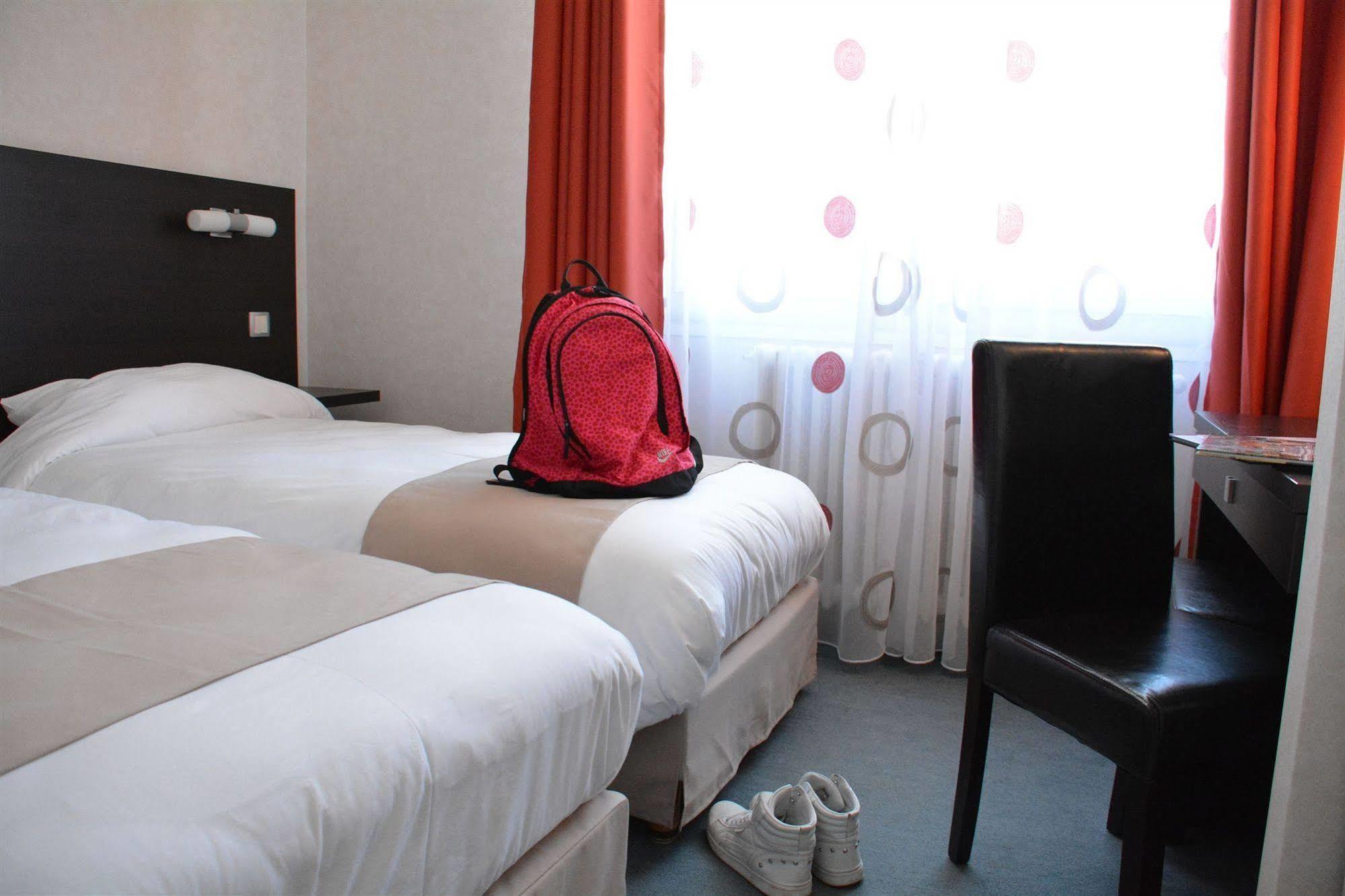 Logis Hotel Restaurant De France Saint-Geniez-dʼOlt المظهر الخارجي الصورة
