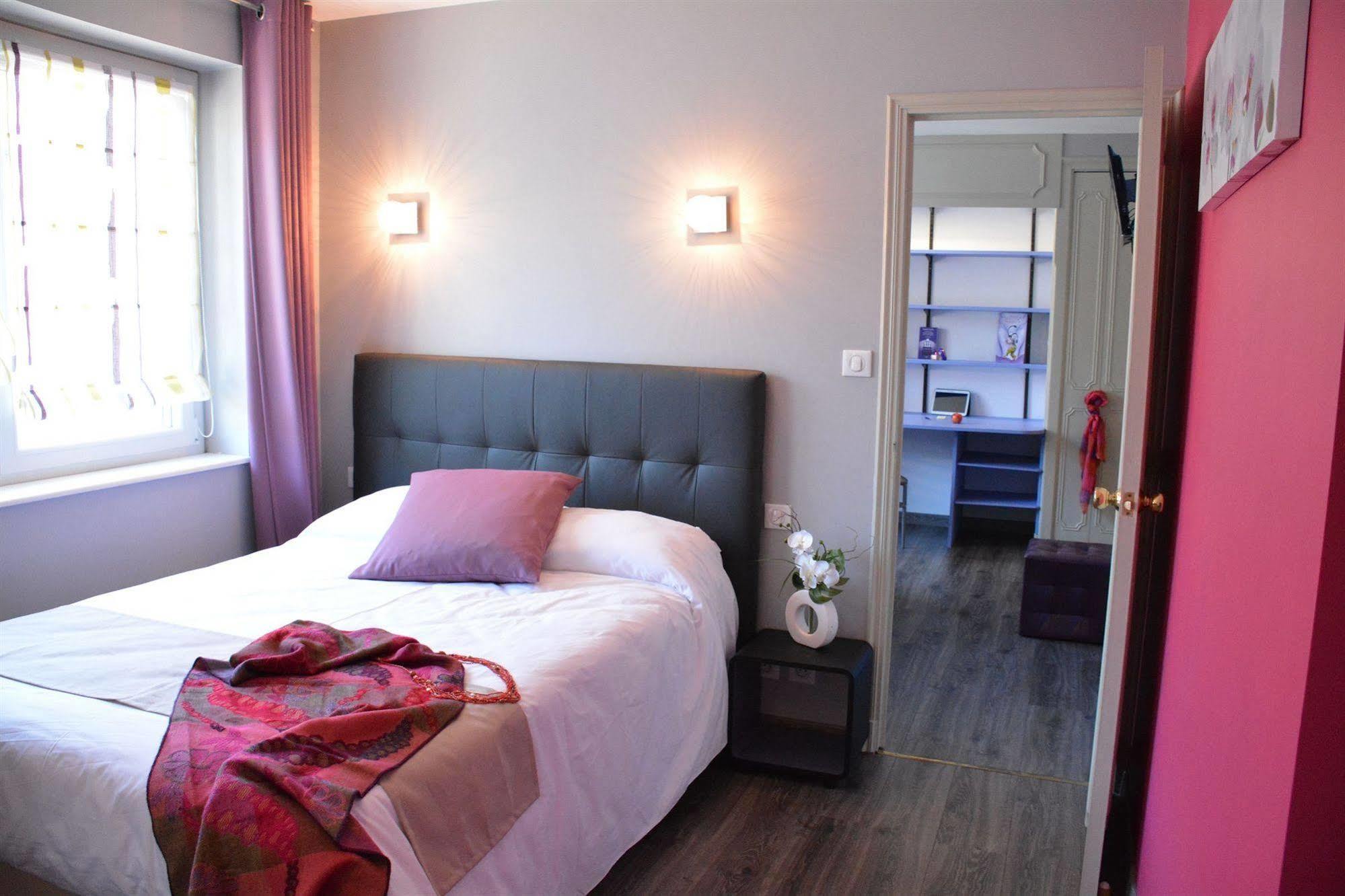 Logis Hotel Restaurant De France Saint-Geniez-dʼOlt المظهر الخارجي الصورة