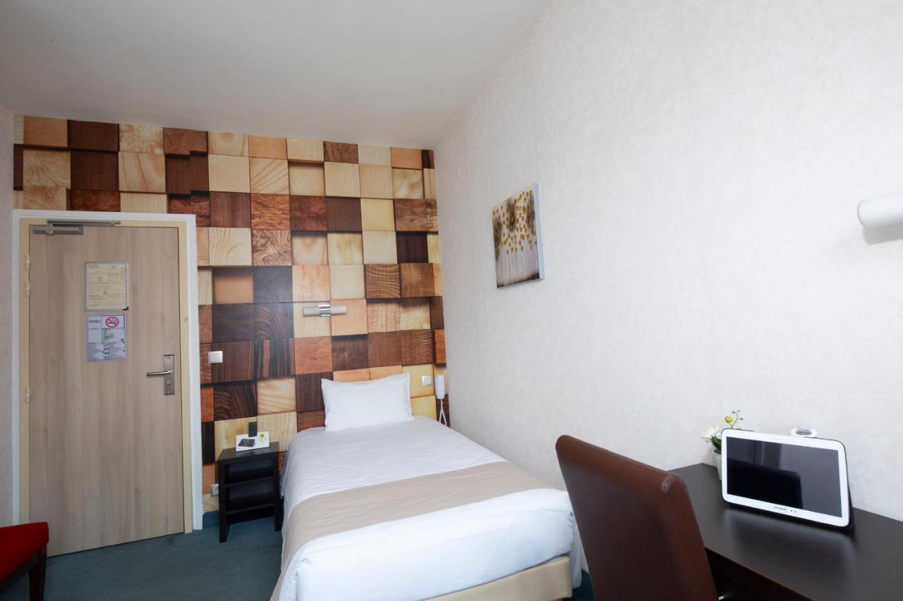 Logis Hotel Restaurant De France Saint-Geniez-dʼOlt المظهر الخارجي الصورة